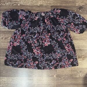 Roz & Ali Black & Floral Flowy Top Size 1x